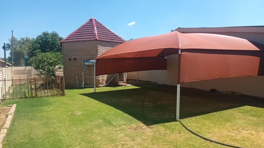 4 Bedroom Property for Sale in Hennenman Free State